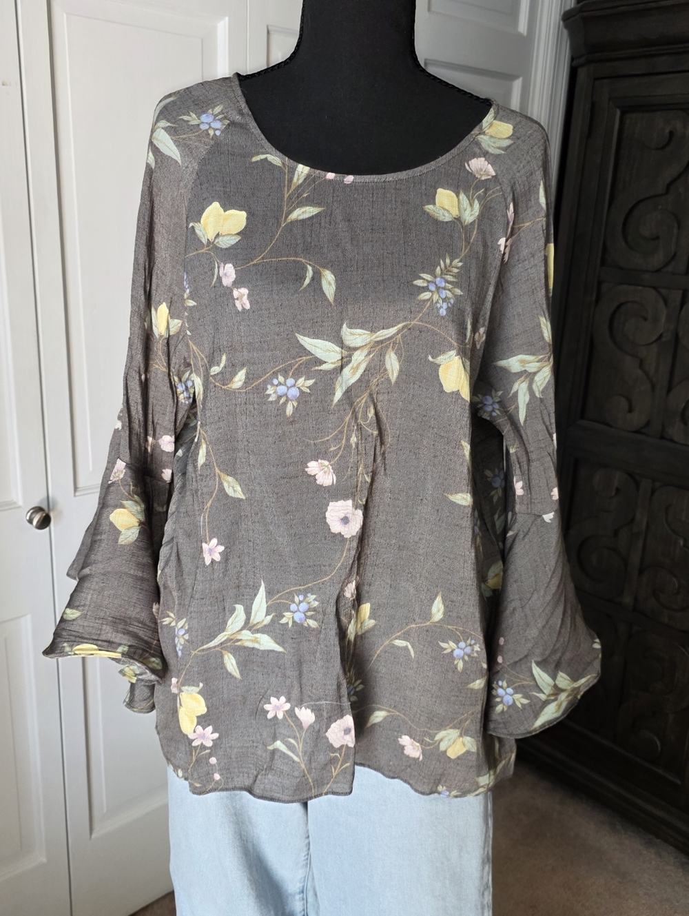 LC Lauren Conrad Floral Blouse XL Bell Sleeve Sheer Flowy Boho Cottagecore Top